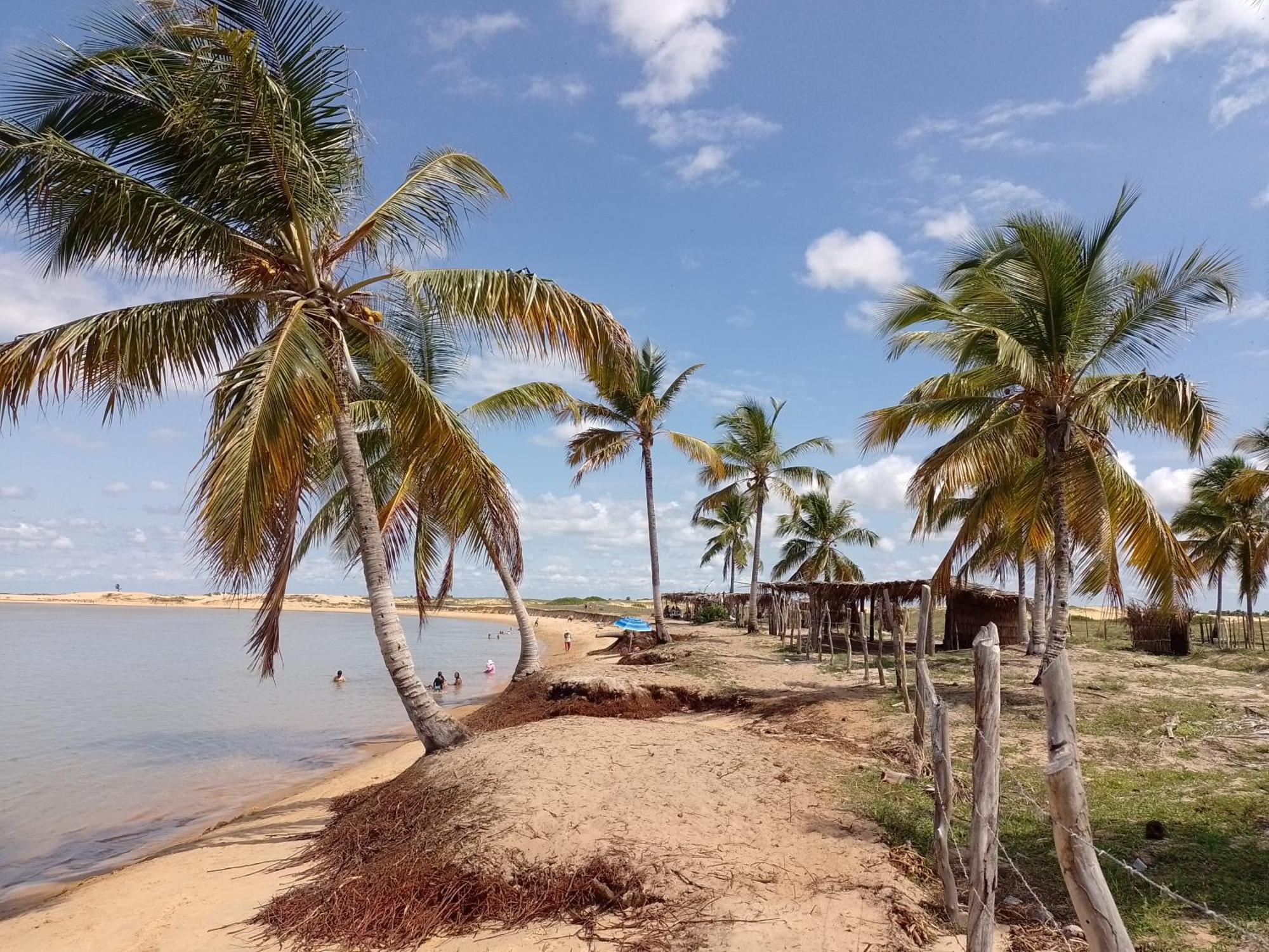 Chale Perto Da Praia Com Duas Suites E Varandao Pacatuba  Kültér fotó