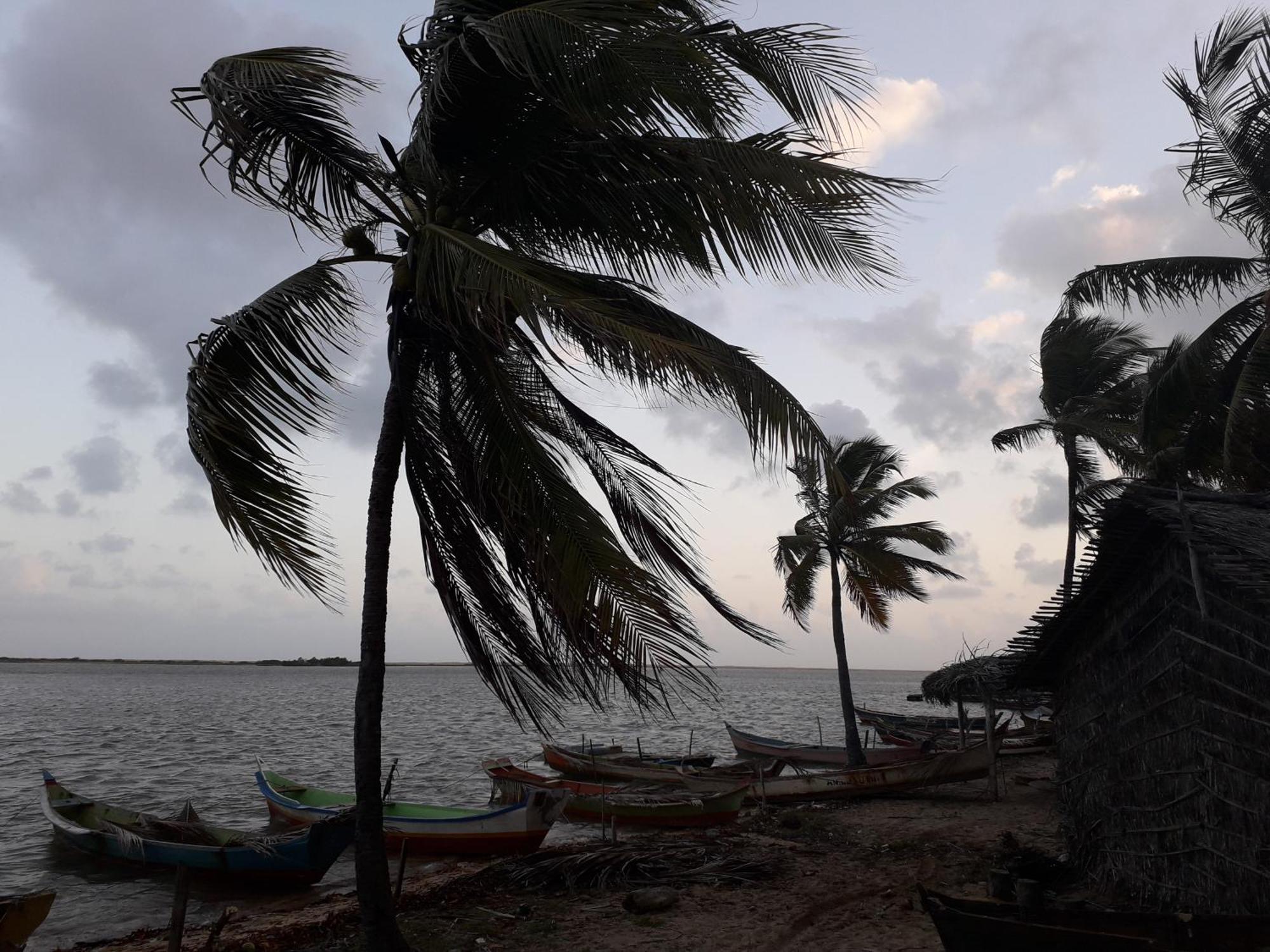 Chale Perto Da Praia Com Duas Suites E Varandao Pacatuba  Kültér fotó